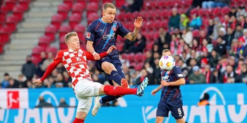 Các con số thống kê làm rõ cán cân lực lượng hai đội